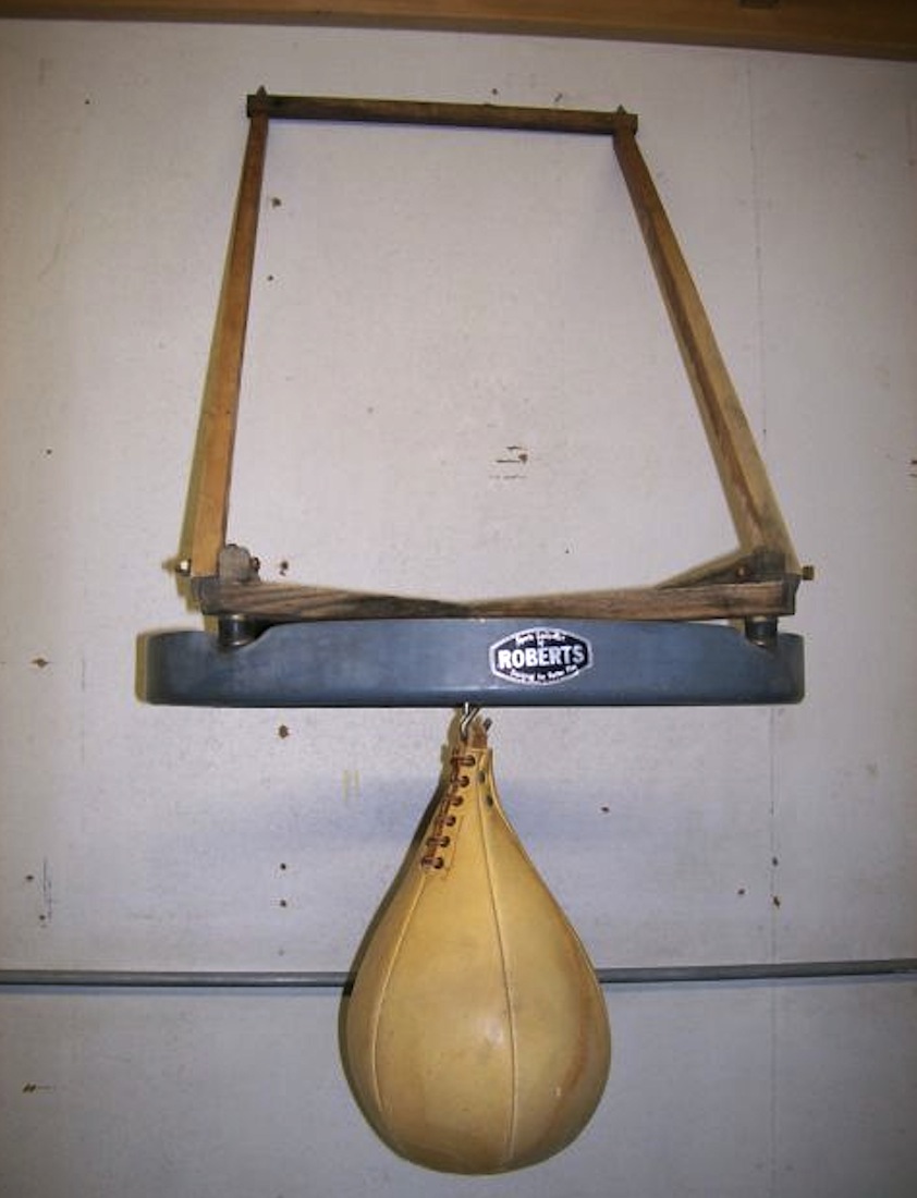 FOR SALE Vintage speed bags, with gloves. - Speed Bag Forum
